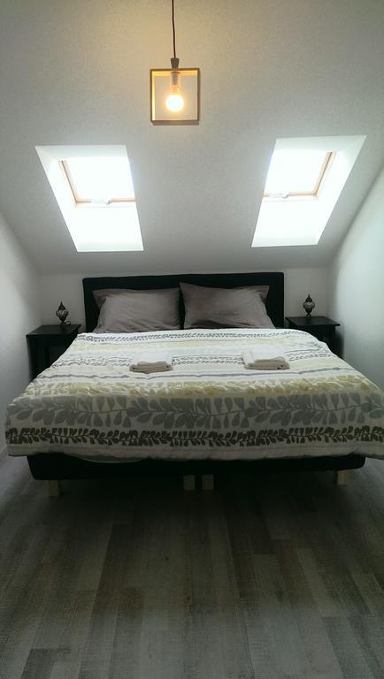 Kent Ridge Loft, Sokolska Apartamento Praga Quarto foto